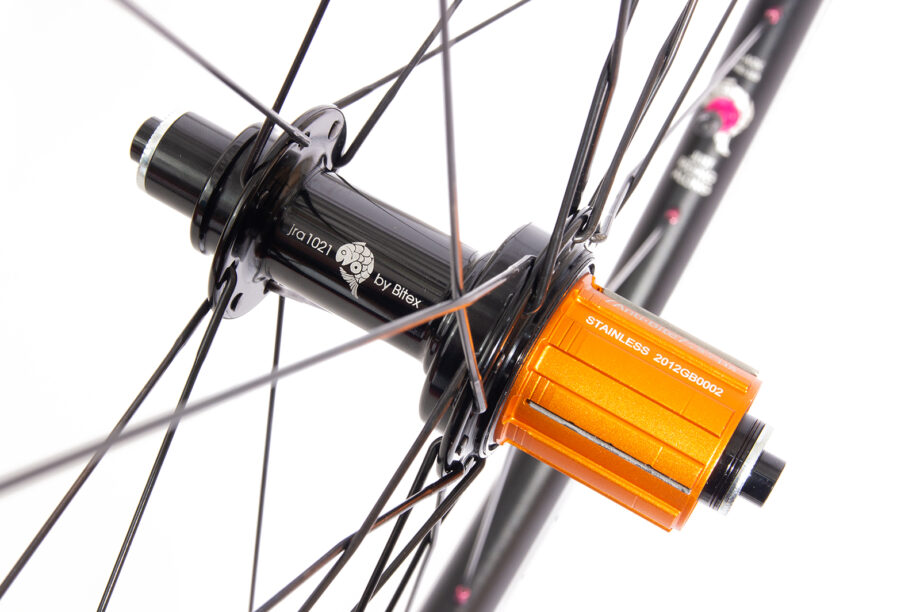 Lark Light rear hub with etched design and light Shimano freehub
