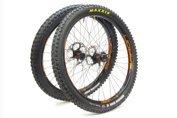 NoTubes Baron wheelset laced 3x