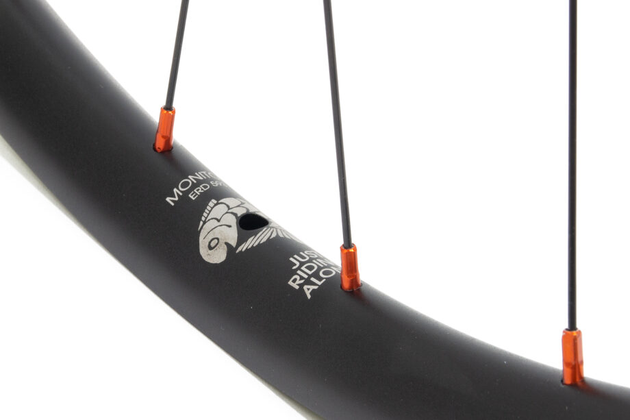 Monitor alu etched rim with orange nipples