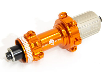 JRA centre-lock straight-pull hubs in orange