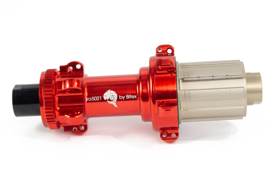 centre-lock straight-pull hubs in red