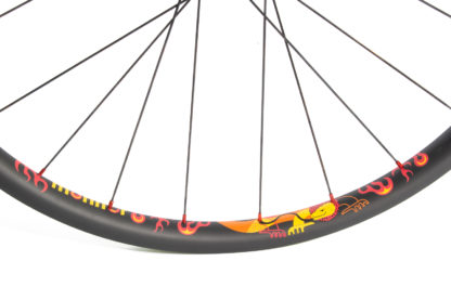 Monitor strong carbon wheels