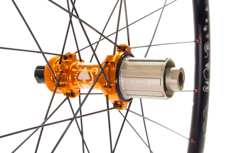 Map centre-lock straight-pull wheel in orange