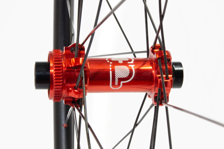 Map centre-lock straight-pull wheel in red