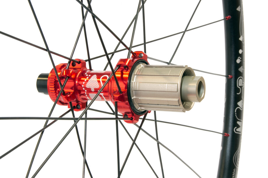 Map centre-lock straight-pull wheel in red