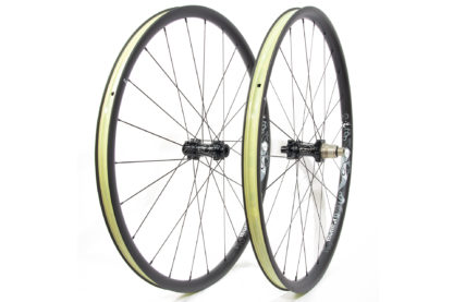 Monitor Carbon wheels – Boost 6-Bolt straight-pull wheels