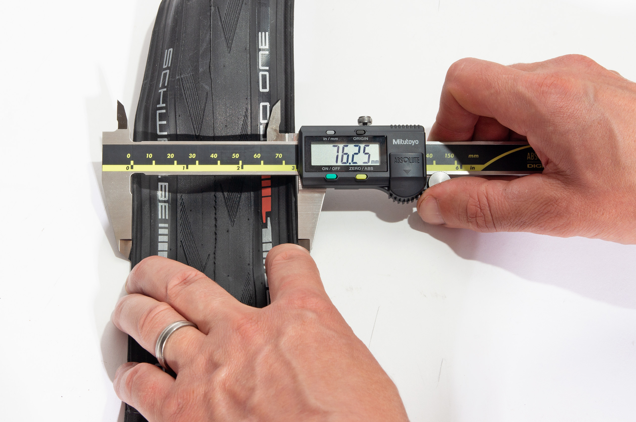 measuring a tyre carcass