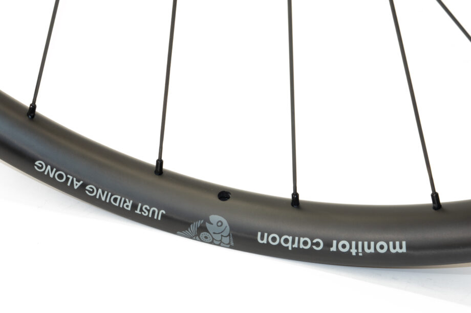 Monitor mk2 carbon wheels